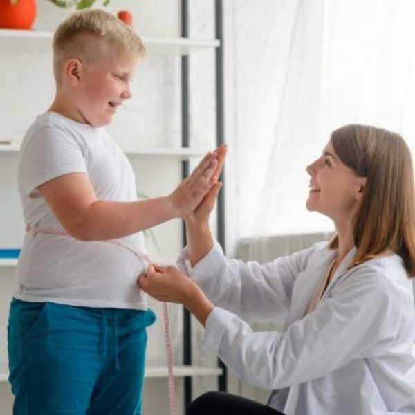 pediatra-obesidad-infantil-700x467